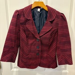 Women’s SZ M GO INTERNATIONAL Burgundy and Black Tartan Plaid Fully Lined Blazer